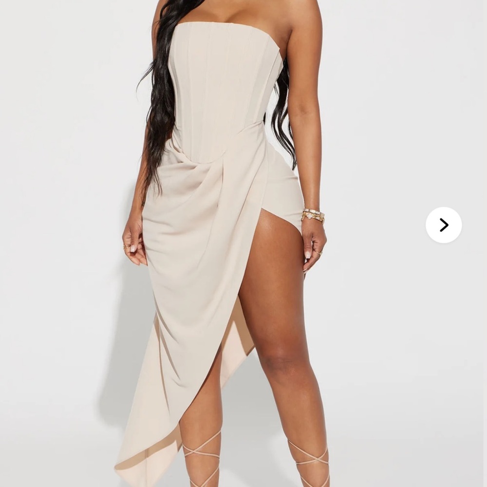 Elegant Cream Strapless Dress